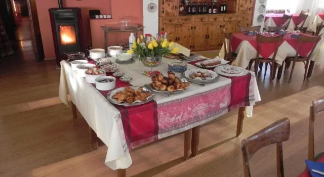 Hotel Nuovo Pecetto, Buchen Sie Hotel Antagnod Champoluc