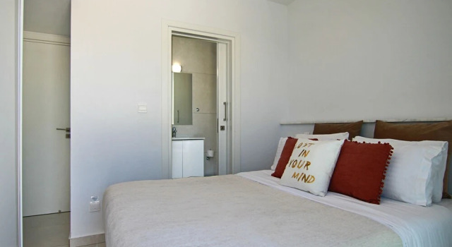 Phaedrus Living: Seaside Deluxe Flat Harbour 112, Rezerwuj Hotel Hotele w Pafos z parkingiem, w pobliżu Paphos Archaeological Park, Parking