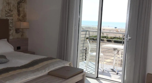 Трёхместный номер Standard с балконом и seafront Hotel Monaco