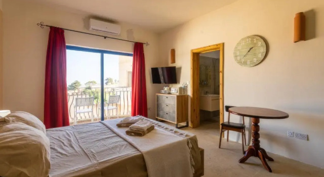 Deluxe Double room with balcony Villa Serenity B&b
