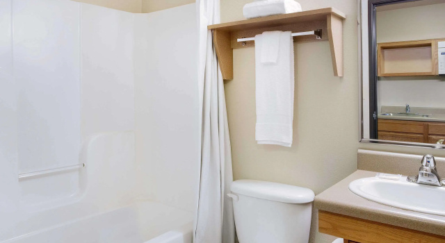 Четырёхместный люкс WoodSpring Suites Raleigh Northeast Wake Forest