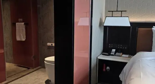 Suite Shanghai Maybeours Hotel (Fengxian Jinhui Longfor Tianjie Store)