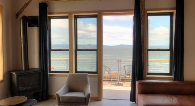 Двухместный люкс с видом на реку Bowline Hotel
