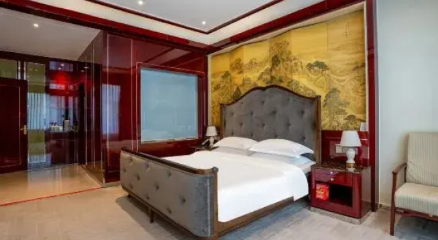 Люкс Deluxe Golden Peacock Hot Spring Garden Hotel