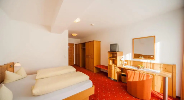 Gasthof Juchhof, Rezerwuj Hotel Hotele w Tyrol z parkingiem, Parking