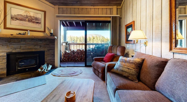 Summit #34 3 Bedroom Condo, Varaa Huoneisto Hotellit Mammoth uima-altaalla, Uima-allas