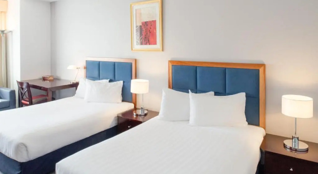 Standard Twin room Hyde Perth