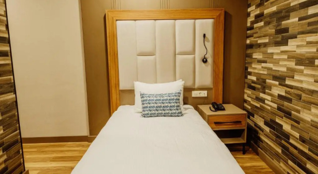 Номер Standard King Solomon Batumi Hotel