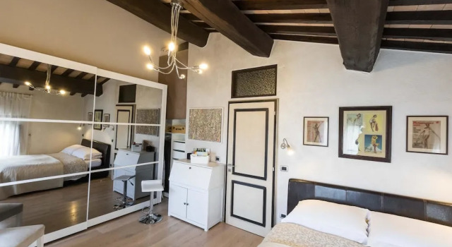 House With 2 Bedrooms in Montone, With Furnished Garden and Wifi, Rezervovat Hotel Hotely v Montone s parkováním, Parkování