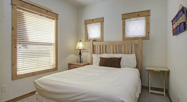 Nisa Mountain 36 2 Bedroom Condo by RedAwning