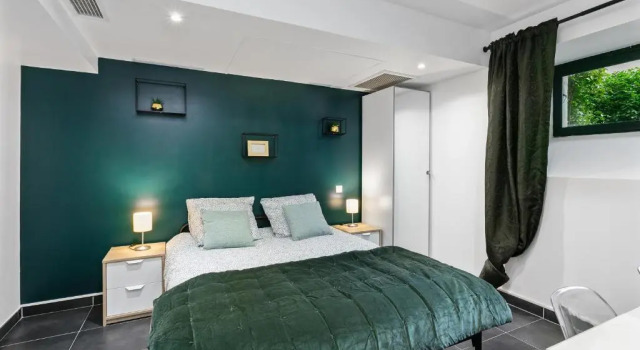 Апартаменты Superior Saint Charles Apartments