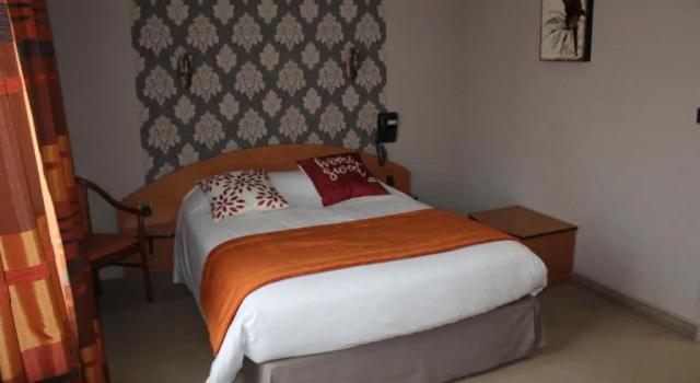 Двухместный номер Standard Logis Hotel des Ducs