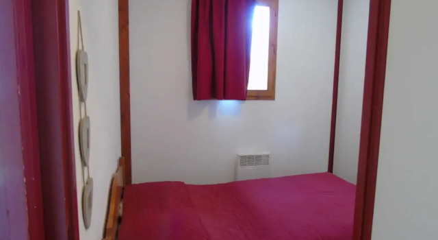 Lou Services Apartment CB24 LSI 001
