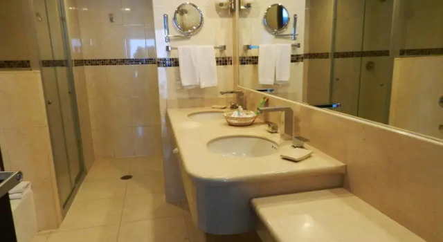 Двухместный люкс с видом на море Astur Hotel & Residence