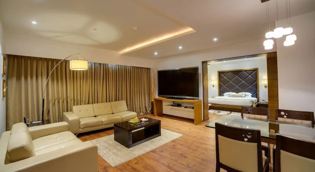Номер Executive Ramee Grand Hotel and Spa, Pune