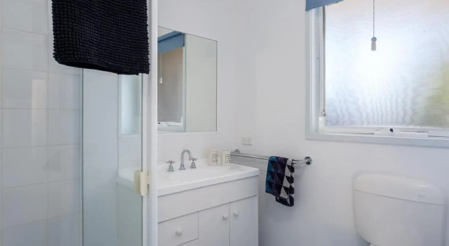 Stroll To The Sea, Book Hotel Melbourne 