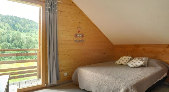 Brand-new Wooden Chalet Offering Vast Views, 800m From Gérardmer and Close to the Pistes, Забронировать Шале Виллы Вогезы, Вилла