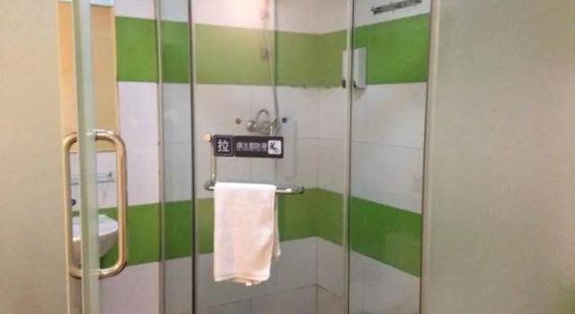 7 Days Inn - Chengdu Niuwangmiao Subway Station Branch, Boek Hotel Hotels in Chengdu met parkeren, Parkeren