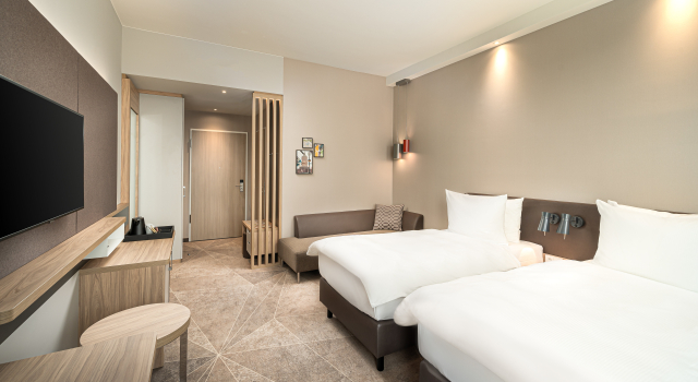 Holiday Inn Mannheim City - Hauptbahnhof by IHG, Забронировать Отель Отели Мангейма с парковкой, рядом с Ратуша Мангейма, Парковка