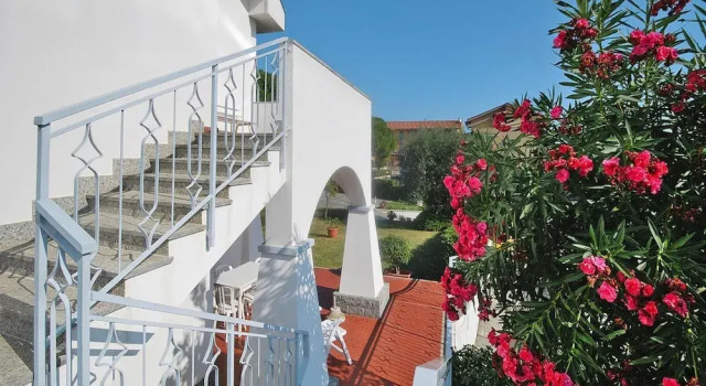 Апартаменты Holiday Flat With Balcony in Ceriale