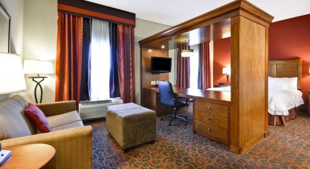 Hampton Inn & Suites Brenham, Buchen Sie Hotel Brenham Texas