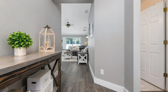 New Rental 3 Bedroom Saltwater Pool Home Sleeps 6 Fenced Backyard 3 Home by Redawning, 예약 호텔 브레던톤 비치 Sarasota Area