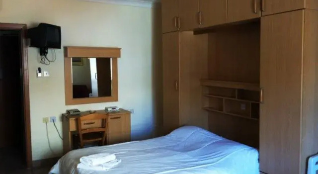 Clover Holiday Complex, Забронировать Отель Отели Ауры 3 звезды, 3*