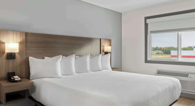 Двухместный люкс c 1 комнатой Days Inn by Wyndham Steinbach