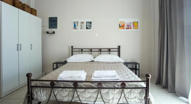 Luxurious Studio, near Athens Airport, Забронировать Отель Маркопулон Месойеас 