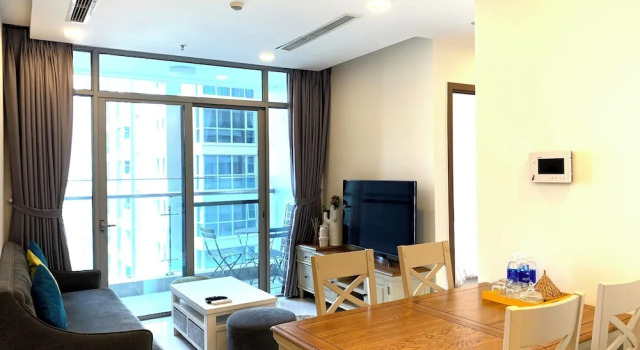 Апартаменты с 2 комнатами с балконом и с видом на город DongDong LUX APT - Vinhomes Central Park