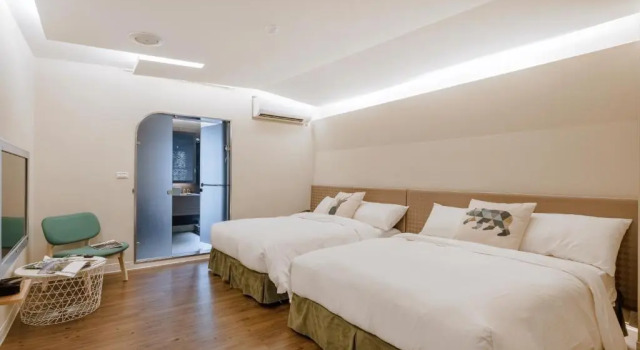 Четырёхместный номер Standard Jiaoxi Hot Spring Hotel