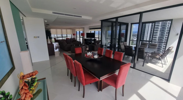 Номер Standard Пентхаус с 3 комнатами с балконом и с видом на океан Aria Apartments
