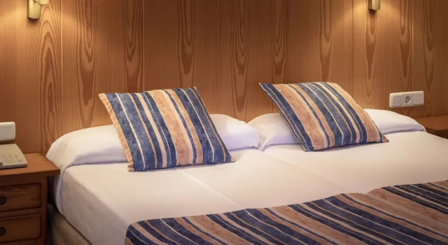 Одноместный номер Standard с балконом Hotel GHT Neptuno-Tossa & Venus SPA