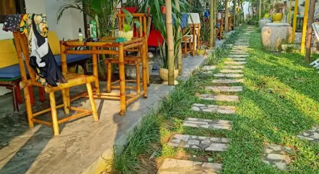 Бунгало с видом на сад The Natural Bungalow