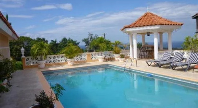 Chateau Gloria, Rezerwuj Hotel Hotele w Montego Bay Coast z basenem, Basen