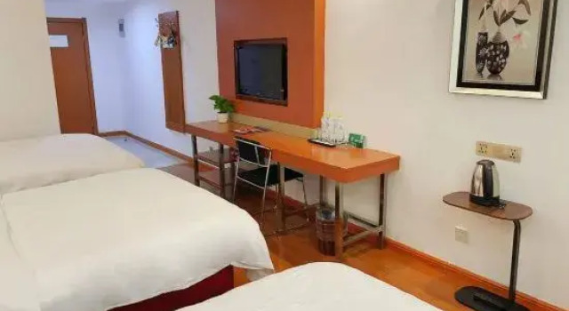 Трёхместный номер Standard Отель GreenTree Alliance Linyi Mengyin County Xincheng Road Hotel