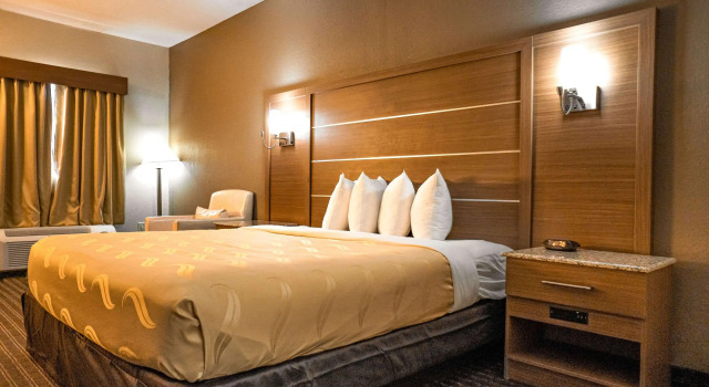 Двухместный номер Standard Quality Inn & Suites near Six Flags - Austell