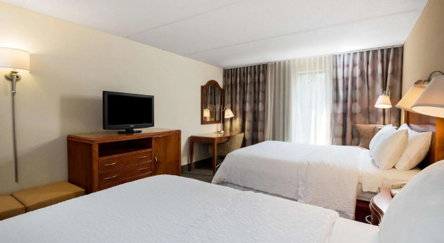 Четырёхместный номер Standard Hampton Inn Roanoke/Hollins - I-81