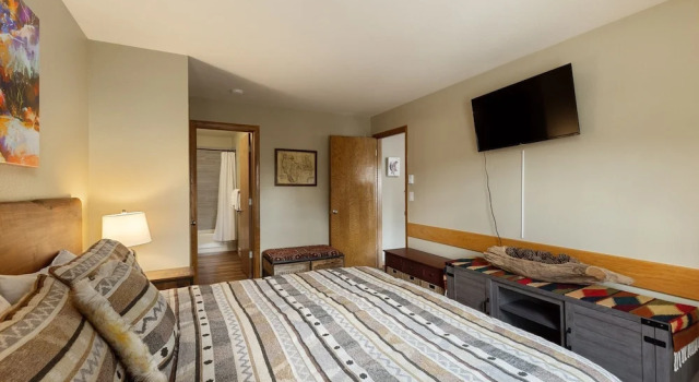 309 Snowdance Manor 2 Bedroom Condo by RedAwning, Забронировать Апартаменты/квартира Отели Roosevelt National Forest с парковкой, Парковка