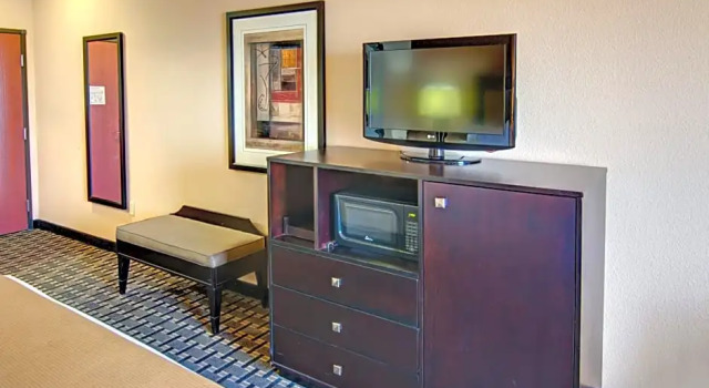 Люкс Deluxe Holiday Inn Express Hotel & Suites Paris by IHG