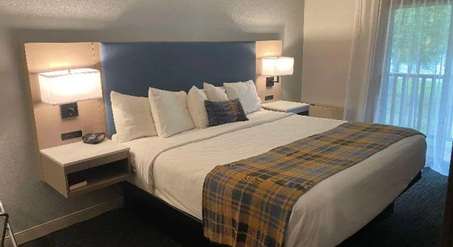 Двухместный номер Standard с балконом Best Western Lake Lucille Inn