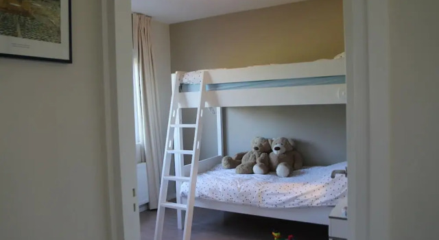 Splendid Holiday Home With Jetty, Waterfront Terrace, Garden, Book Hotel Hoteller i Vinkeveen med parkering, Parkering