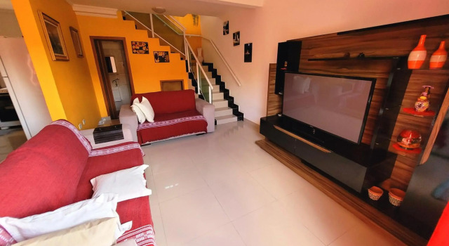 CASA AMARELA UBATUBA ii