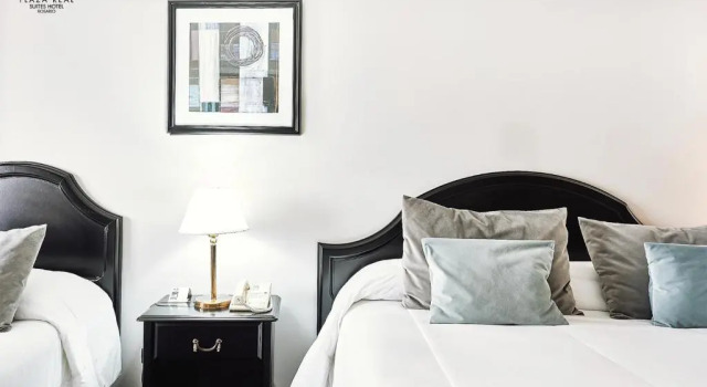 Трёхместный номер Standard Plaza Real Suites Hotel