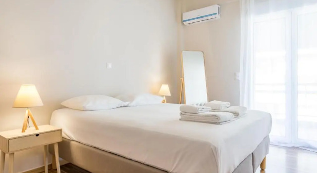2 bedroom apartment near the Metro