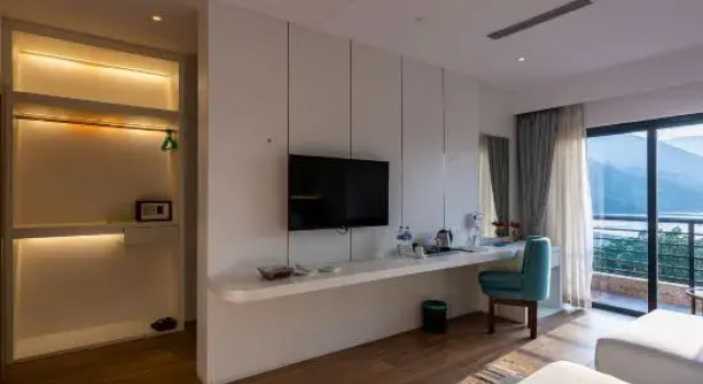 Двухместный номер Premium с балконом и с видом на город Mount Kailash Resort