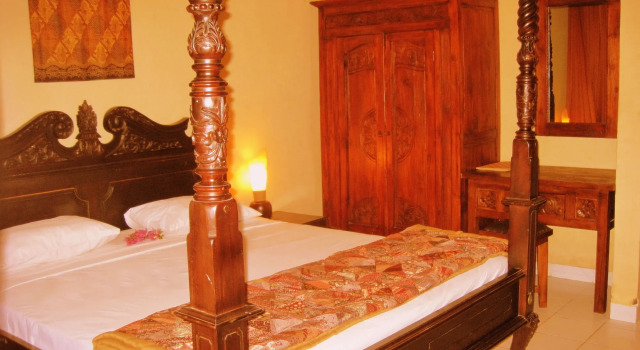 New Adirama Beach Hotel, Buchen Sie Hotel Kaliasem Indonesien