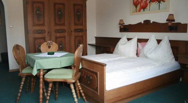 Трёхместный номер Standard с балконом B&B Goldener Stern