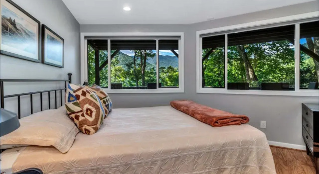 The Upper Deck, Book Vacation Home Montreat North Carolina