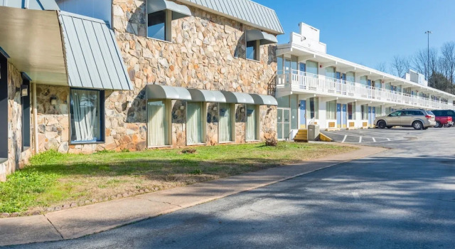 Motel 6 Sweetwater, TN - Lost Sea